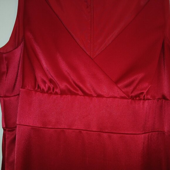 Nicole Miller Full Length Satin Formal Gown-Size 12---Valentine Red - Picture 3 of 5